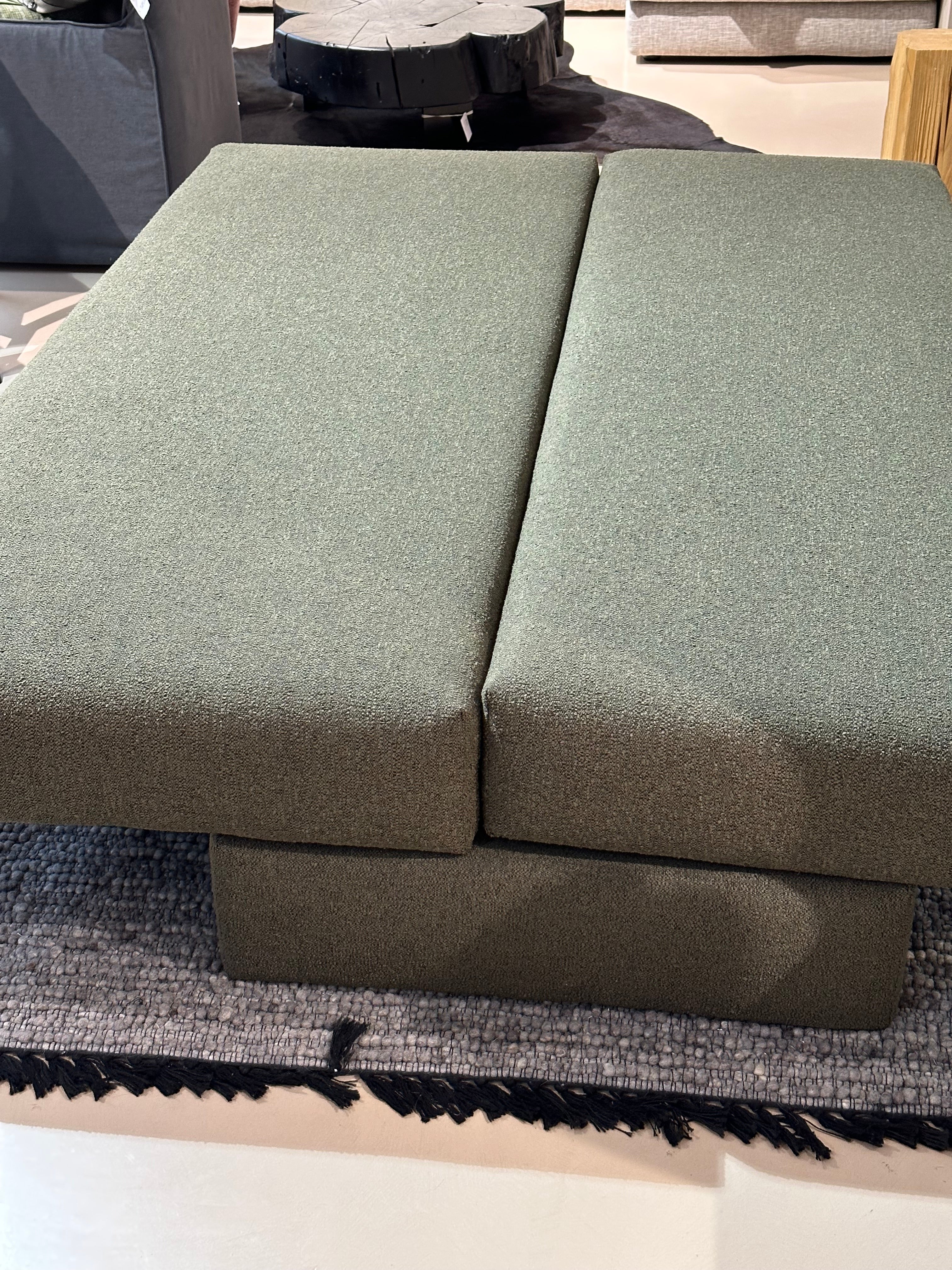 Divano letto in PRONTA CONSEGNA, design nordico, rivestimento tessuto color verde, 200 cm, OSVALD - Gaidra HOME