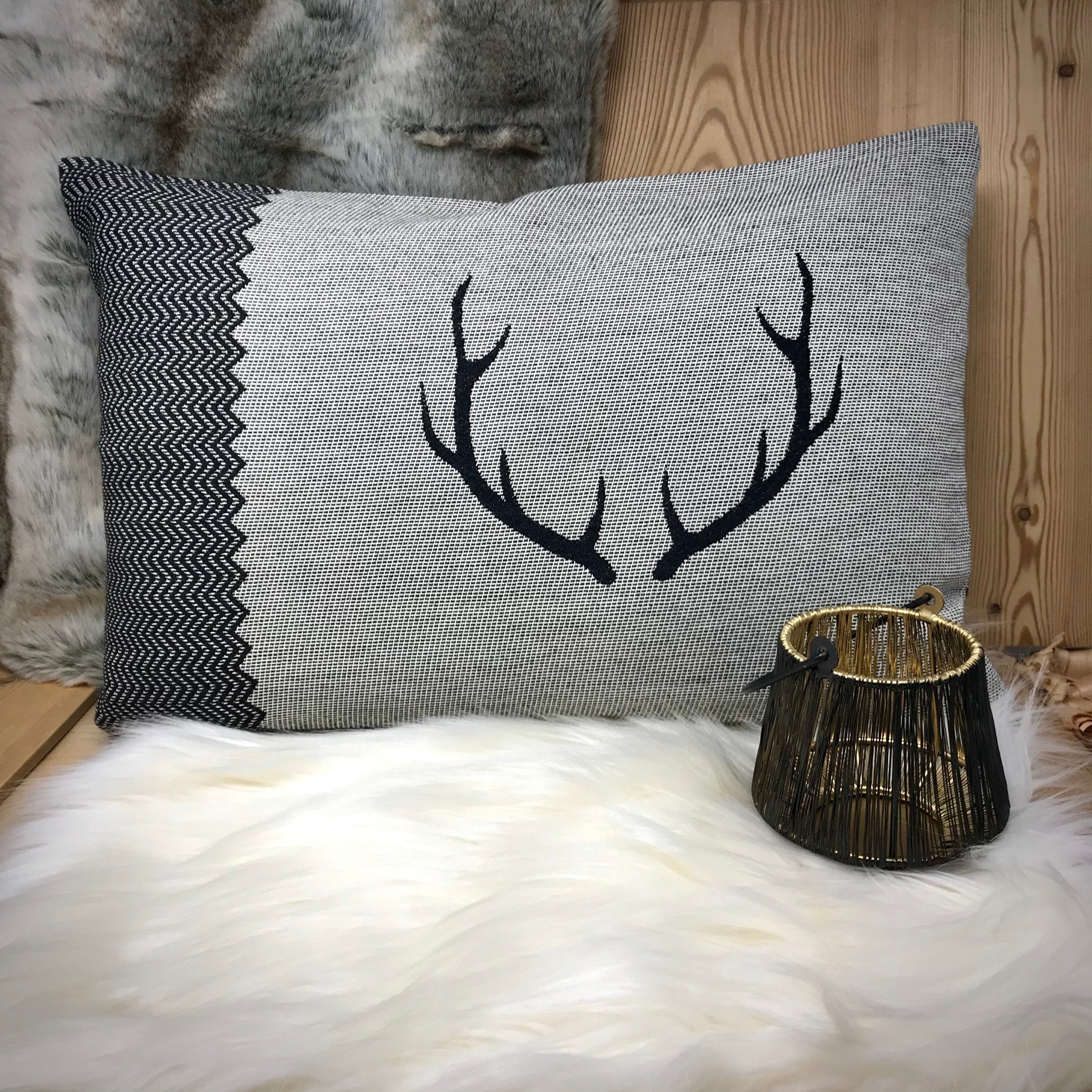 "CORGN" federa cuscino, corna di cervo, stile tirolese country montagna, Lana Merino e cotone, 30 x 50 cm, colore grigio - Gaidra HOME