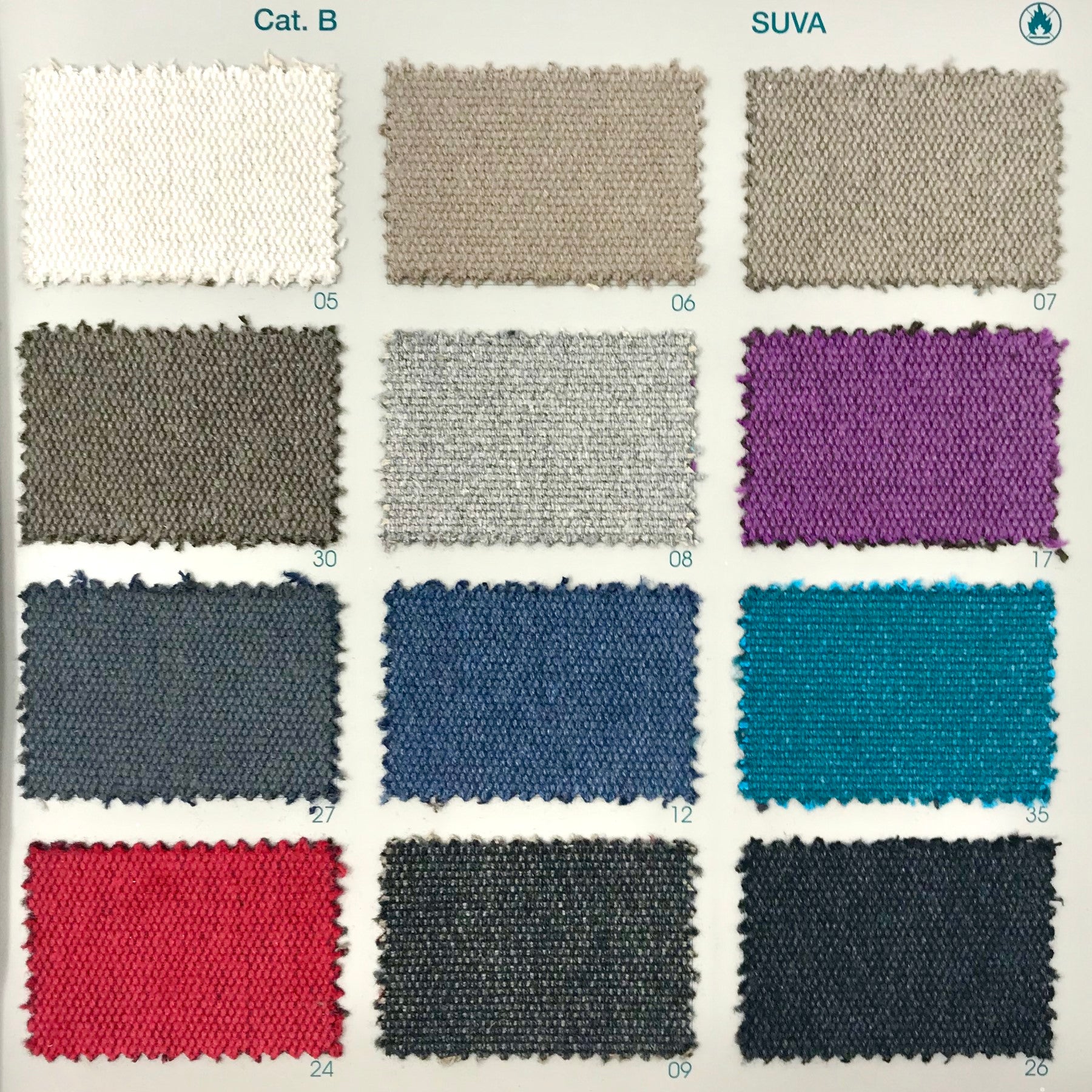 Poltroncina imbottita "Smoky High L25", stile Chalet, linee arrotondate e sinuose - Gaidra HOME