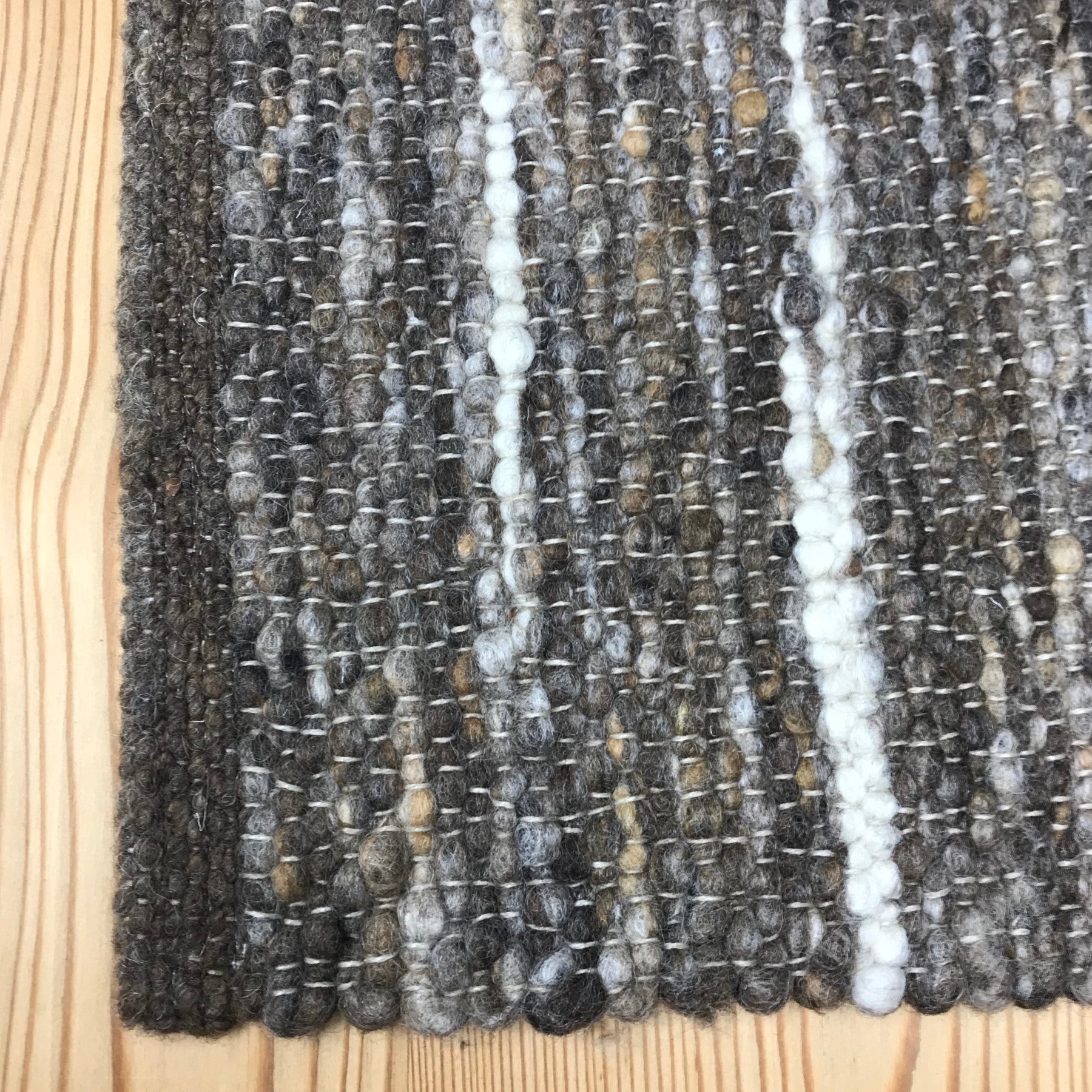 Tappeto in lana su misura, scendiletto e per soggiorno SCHLADMING, stile montagna chalet, colore marrone beige - Gaidra HOME