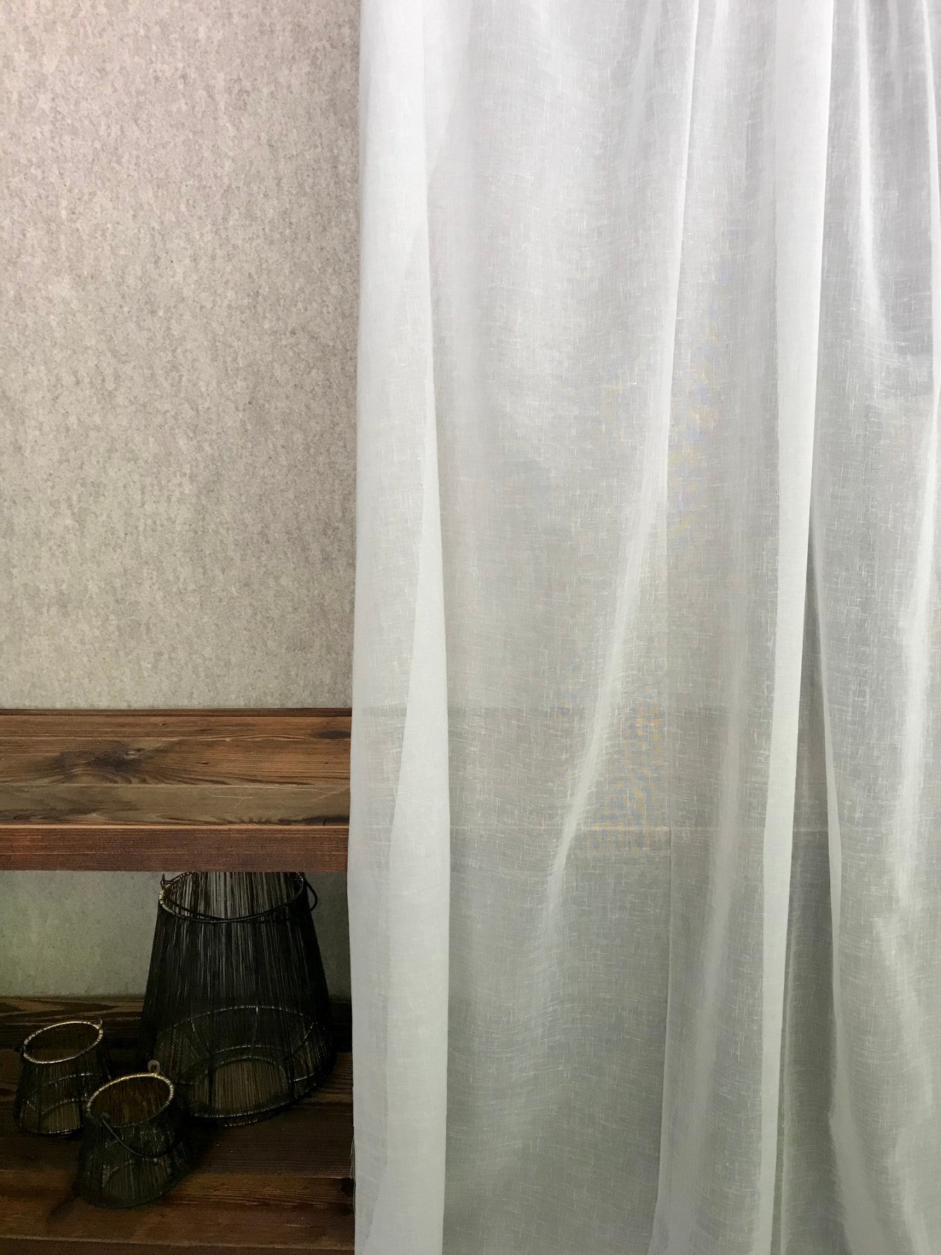 Tenda leggera trasparente su misura online, tinta unita, stile chalet montagna alpino - Gaidra HOME