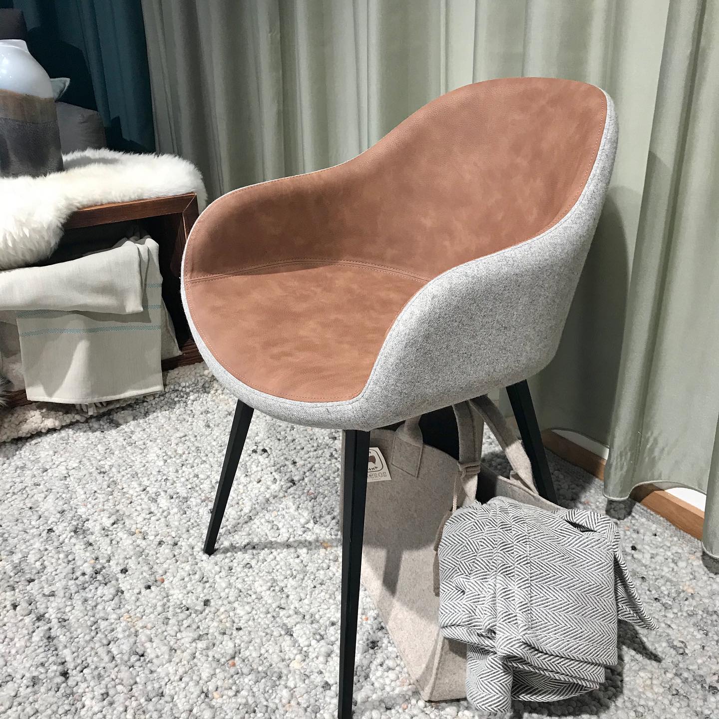 Sedia imbottita SONNY PB M TS Midj, stile Chalet, design moderno alpino - Gaidra HOME