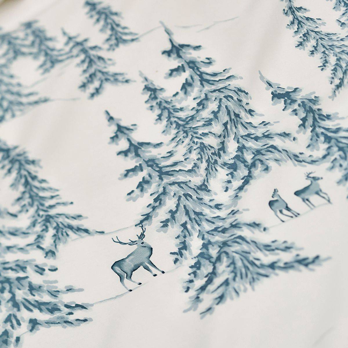 Parure Copripiumino stile nordico alpino SYLVIE THIRIEZ, fantasia bosco invernale, color crema, INVERNO, cotone percalle 250 x 200 cm + risvolto - Gaidra HOME