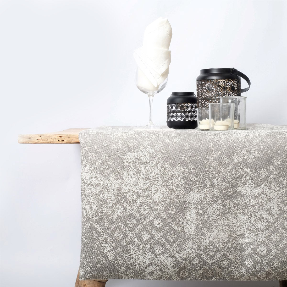 Tovaglia Misto Lino, tessuto jacquard, Fantasia “Graz Washed” - Gaidra HOME