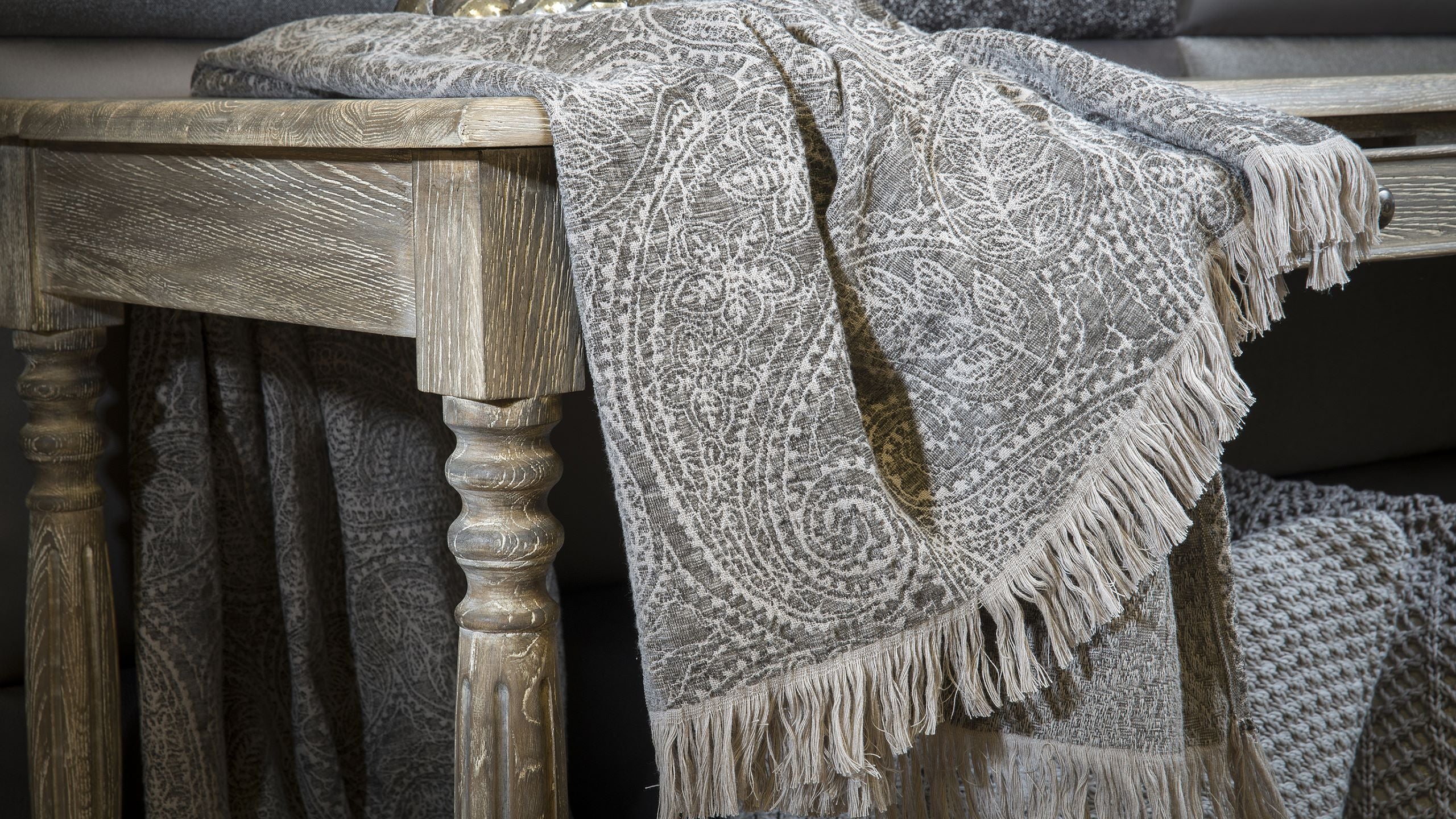 Coperta plaid GIOIA "170 Stone", stile paisley ornamentale, beige - grigio, 125x190 cm - Gaidra HOME