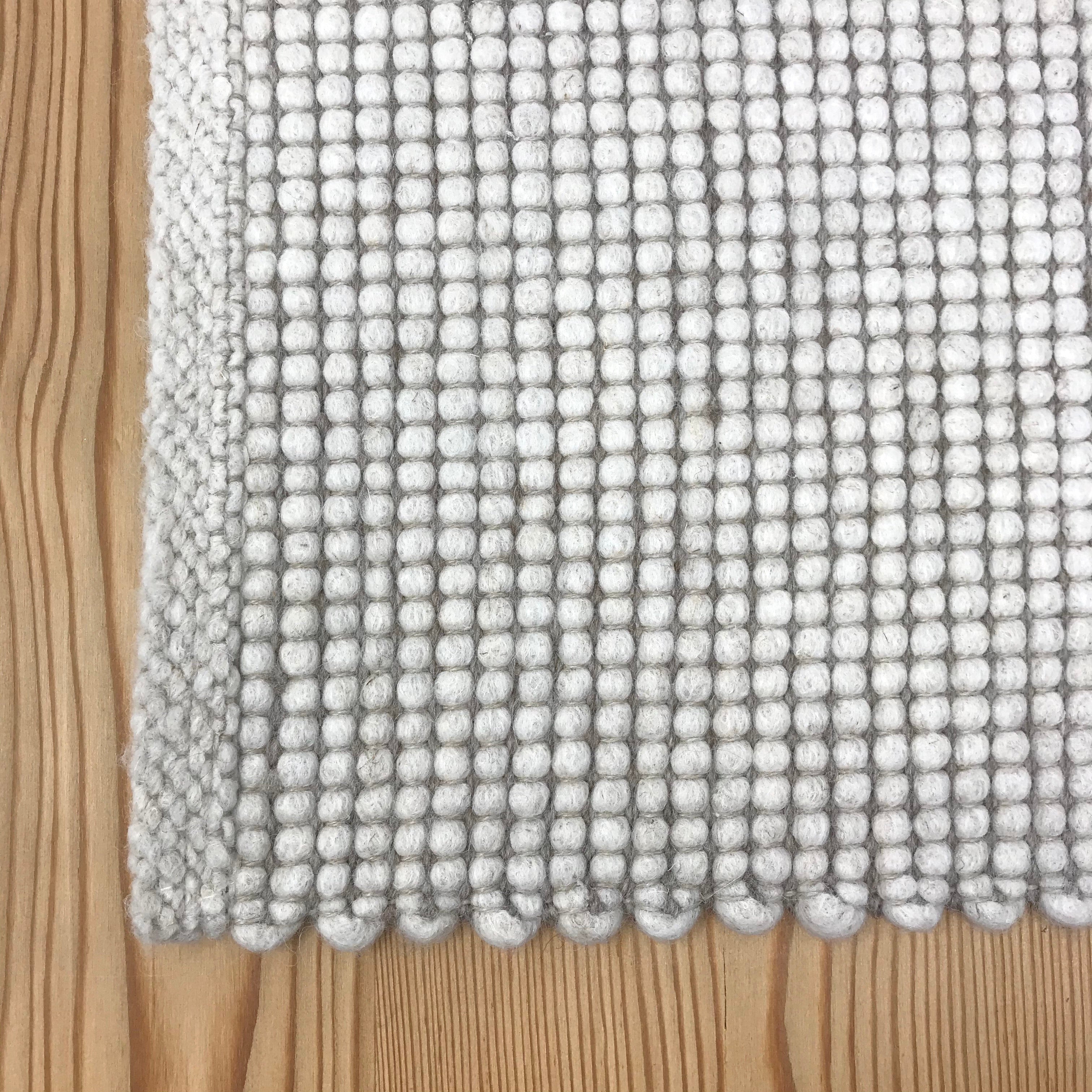 Tappeto, scendiletto e per soggiorno di lana tessuto a mano "Stockholm", colore beige, su misura - Gaidra HOME