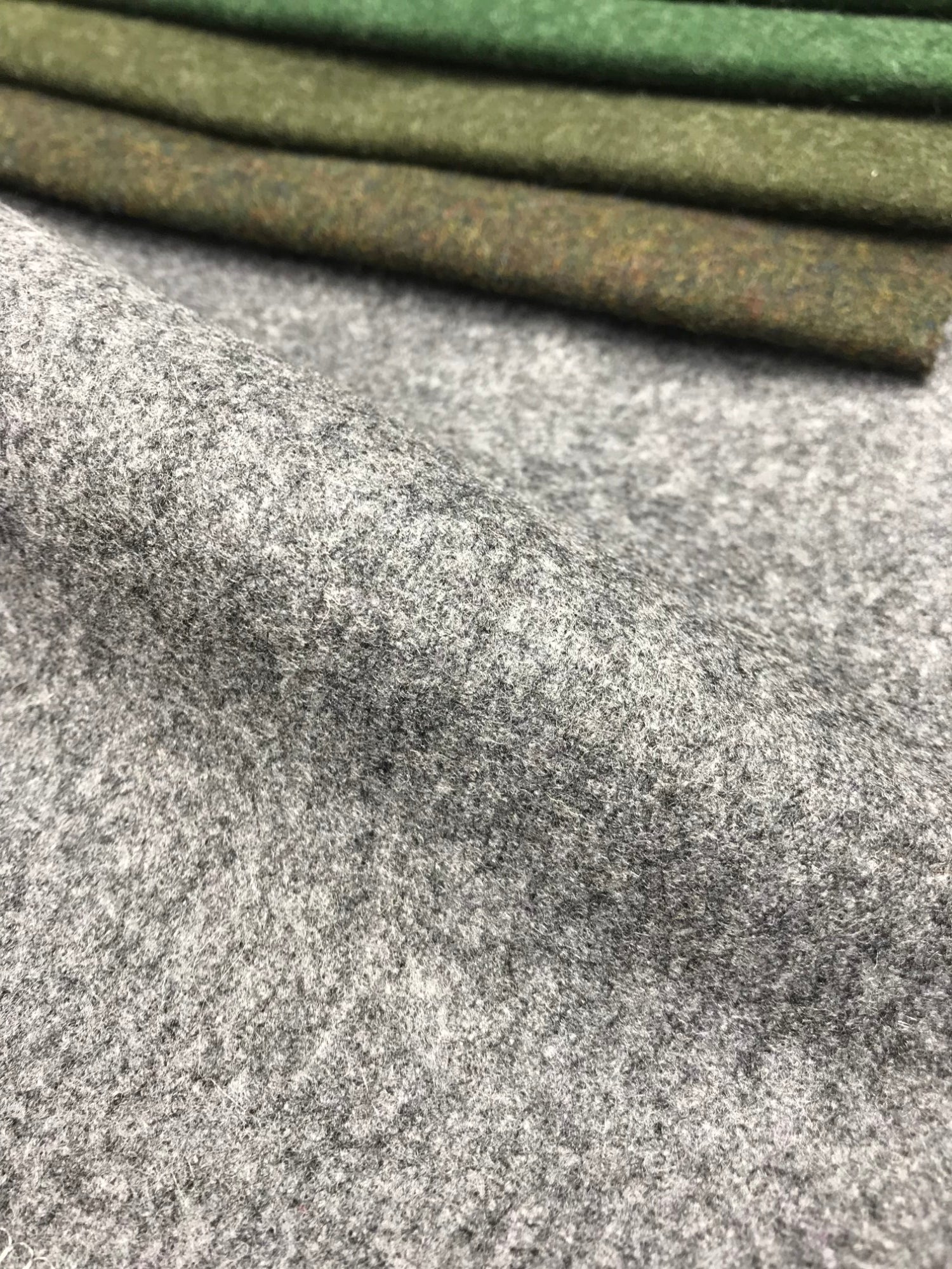Tende Tendaggi su misura online, cuscini e stoffe per tende, in 100% lana merino, Loden, tinta unita, diversi colori, "dekoloden" - Gaidra HOME